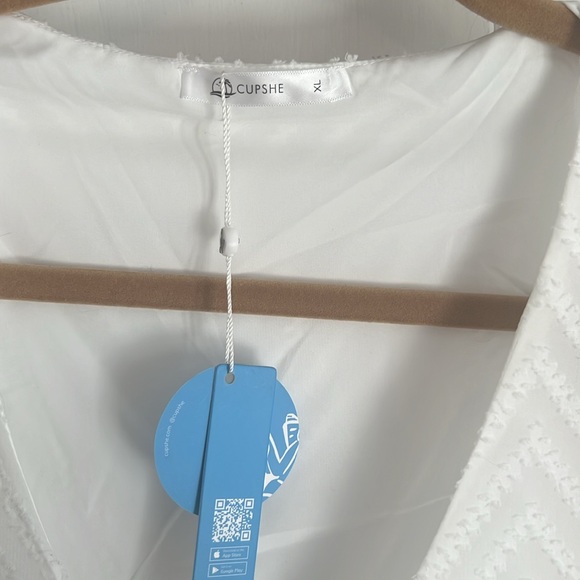 White Womens size XL Cupshe blouse - Picture 2 of 4